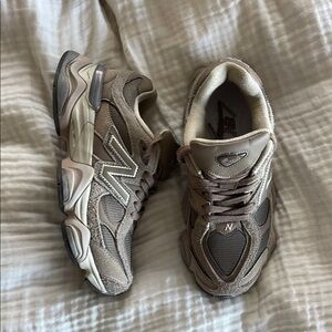 • WOMENS Tan New Balance Sneakers 6.5/8 •